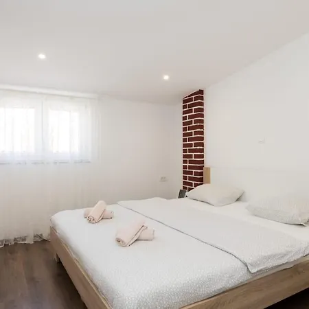 Apartment Nevena Pirovac
