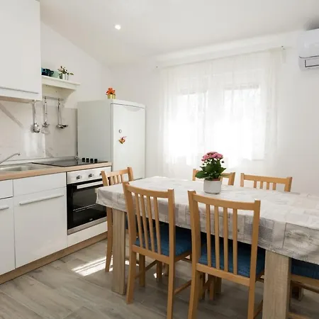 Apartment Nevena *