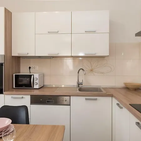 Nevena Apartment *