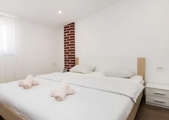 Nevena Appartamento Pirovac