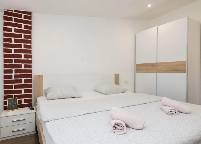 Nevena Appartamento Pirovac